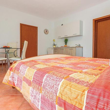 Gorgeous Apartment In Fazana With Wifi Bagian luar foto